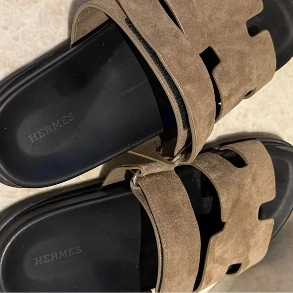 Hermes | Shoes | Hermes Tan Sandals Premium Suede Flipflops  display picture 3